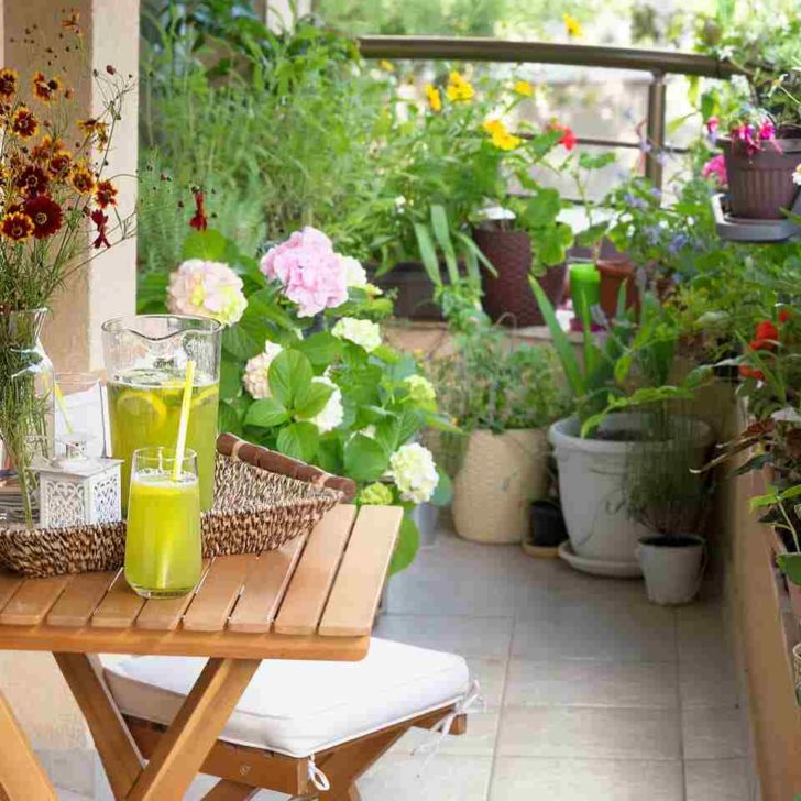 Come abbellire un balcone piccolo e creare un'oasi green a casa